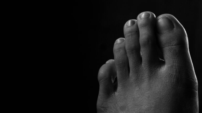 frank lloyd de la cruz daBSpiAot6E unsplash